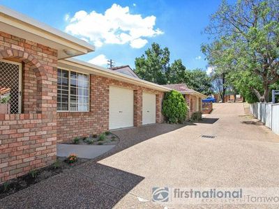 2 / 143 Johnston Street, North Tamworth