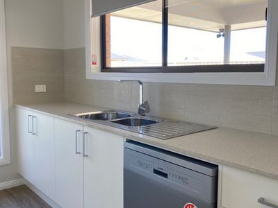 13B Turon Crescent, Dubbo