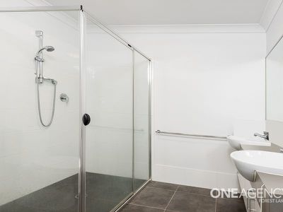 28, 22 Yulia St, Coombabah