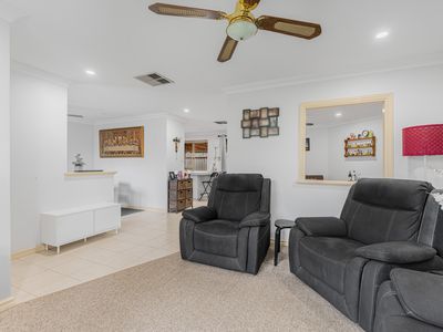 8 / 12 Deschamp Road, Morley