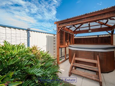 8 Newgain Cres, Carramar