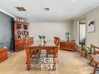 137 Rosebank Drive, Cranbourne North