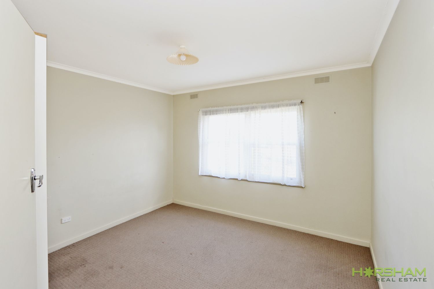 6 Queen Street, Horsham