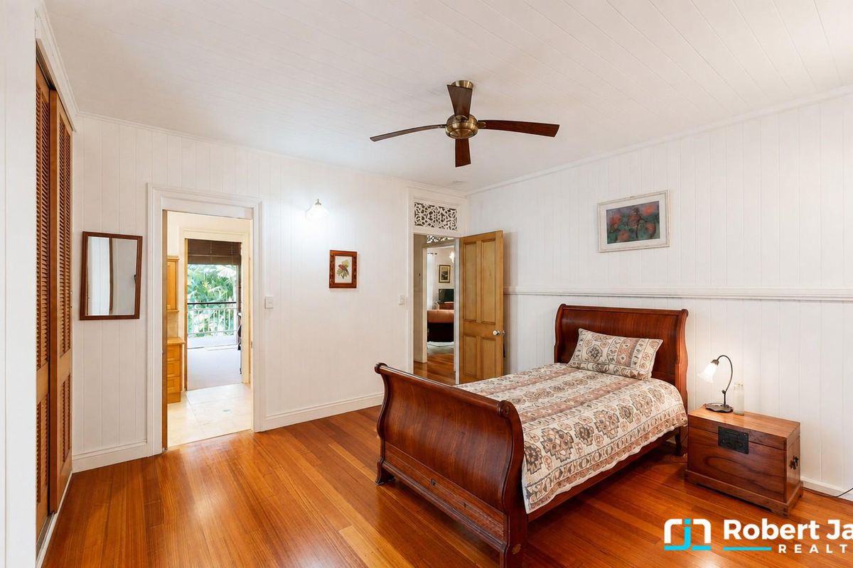 14 Lakeway Drive, Cooroibah