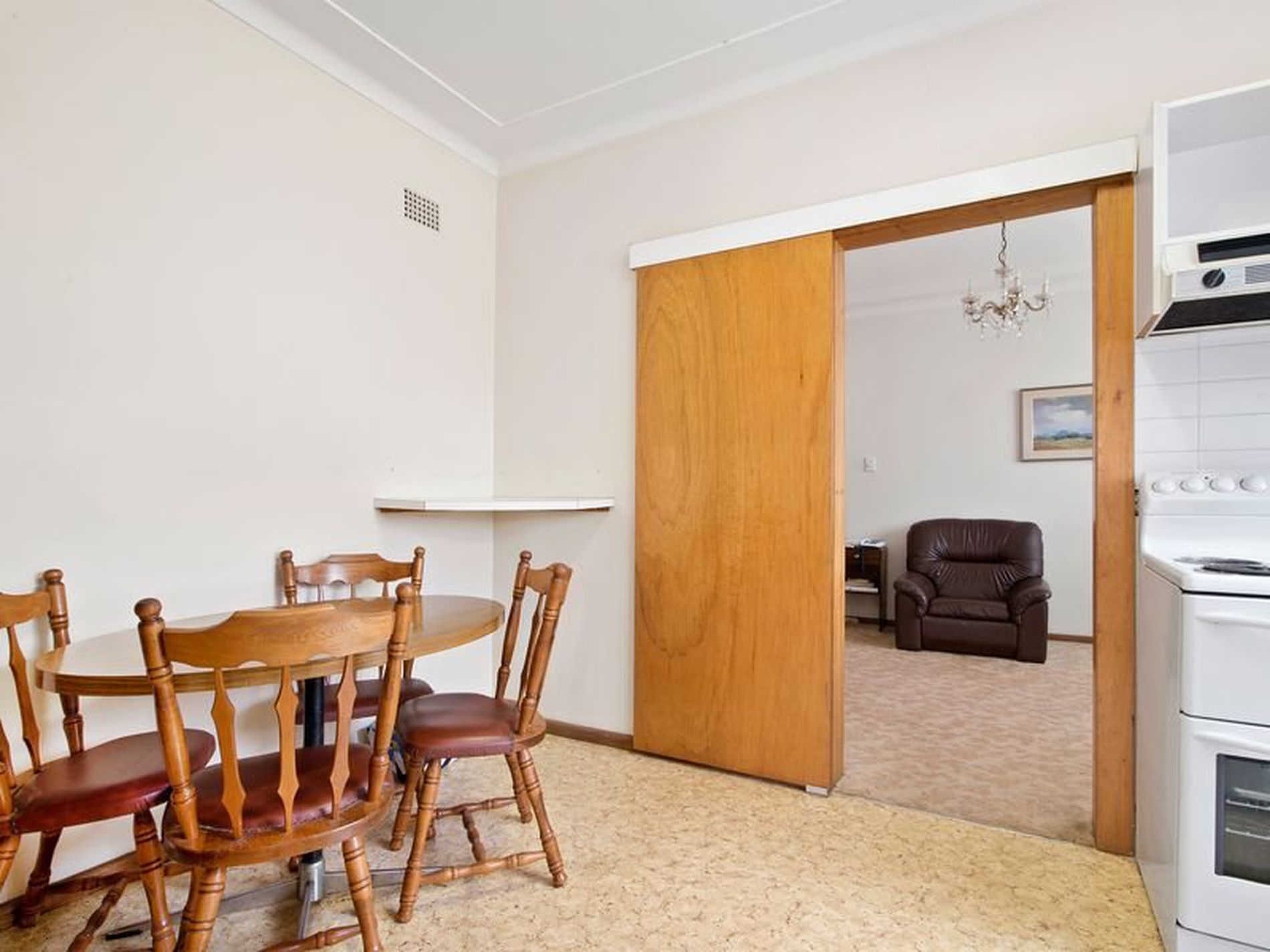 33 St Helena Parade, Eastlakes