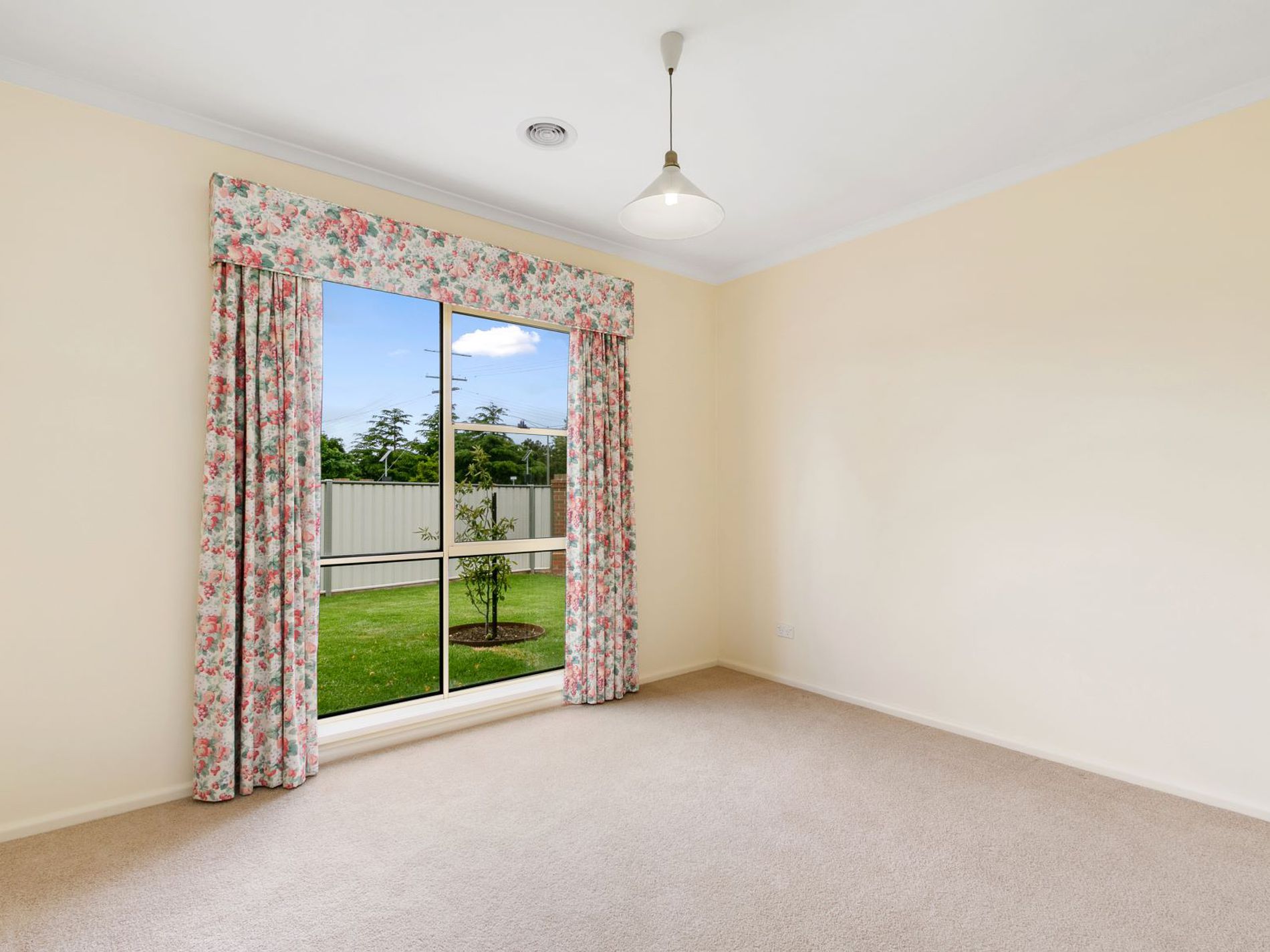 1 Cranswick Crescent, Sale