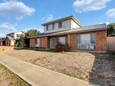 6 / 16 McTavish Boulevard, Horsham