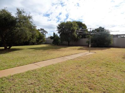 33 School Street, Griffith