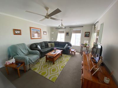 24 Cassandra Crescent, Urangan