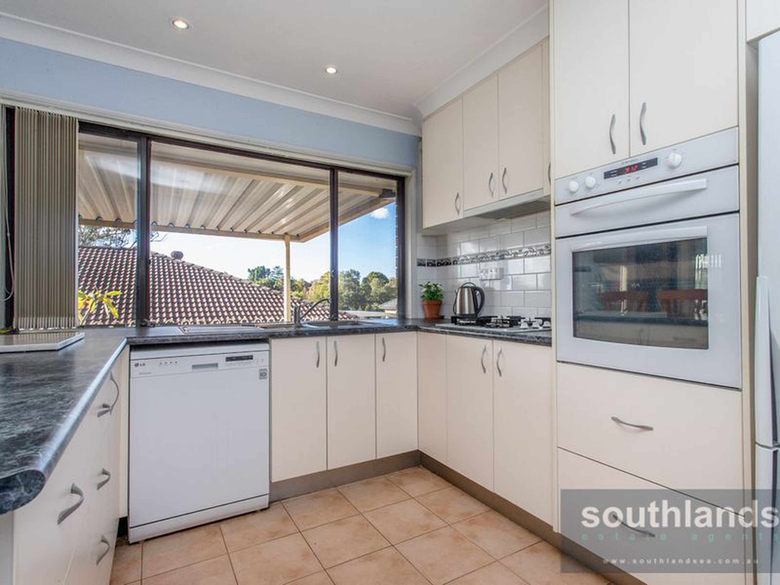 6 Morrel Place, KINGSWOOD