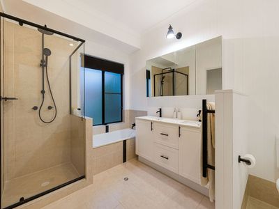 37 Endeavour Bark Drive, Glass House Mountains