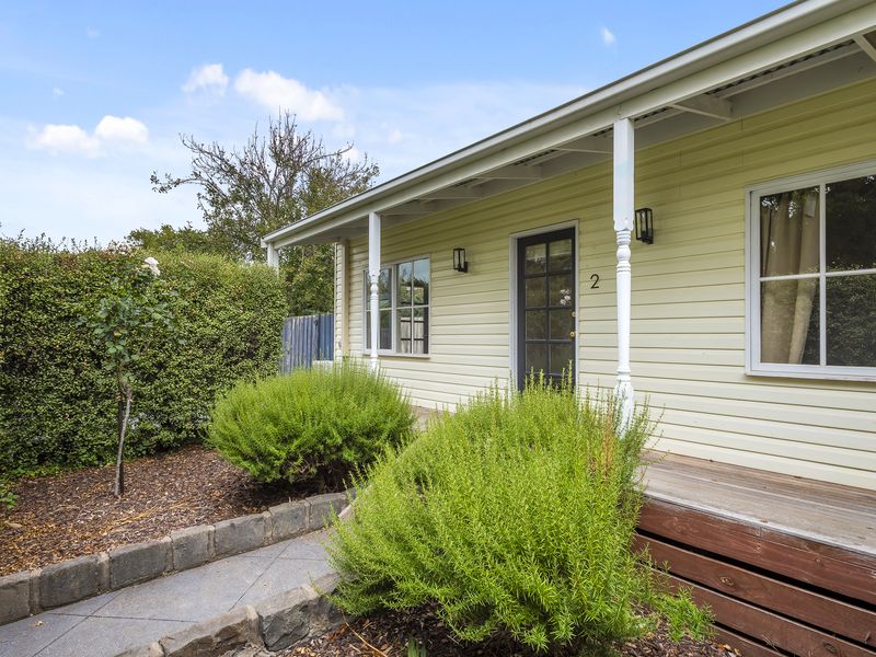2 / 52 Stawell Street, Romsey