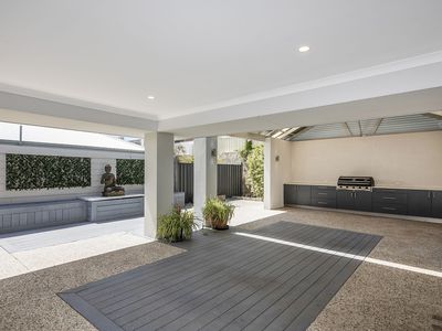 180 Lagoon Drive, Yanchep