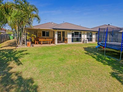 16 Manra Way, Pacific Pines