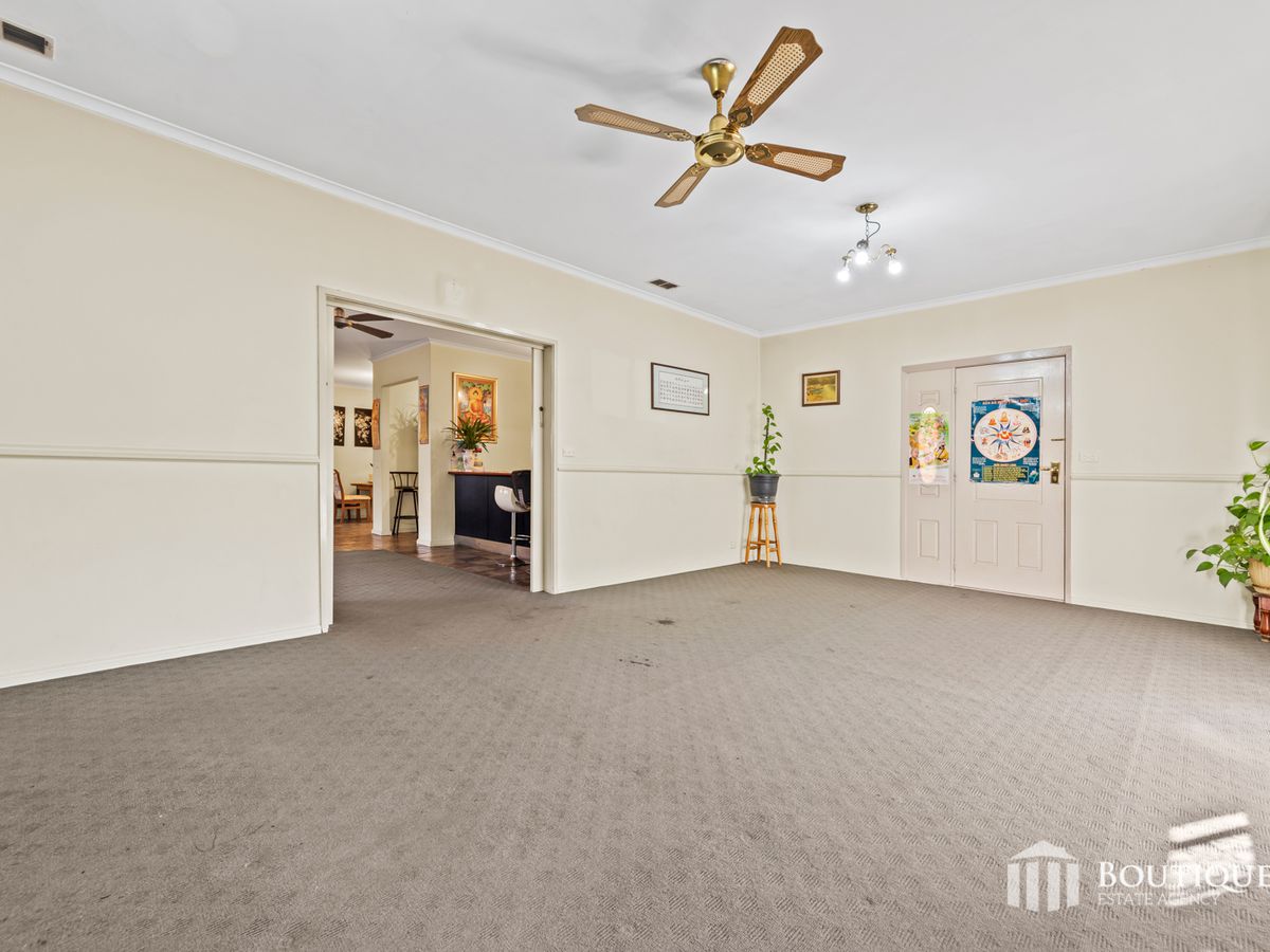 22 Bellbrook Drive, Dandenong North