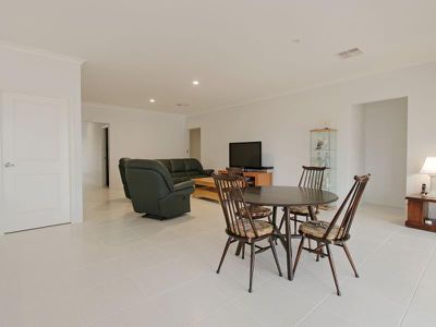 9 Lee-steere Crescent, Piara Waters