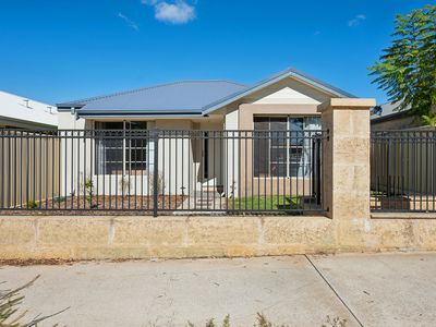 128 Lake Valley Drive, Lakelands