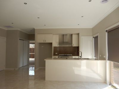 2 / 70 Greenvalley Crescent, Hampton Park