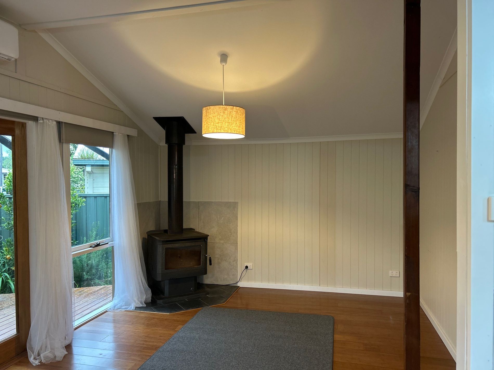 17 Freeburgh Avenue , Mount Beauty