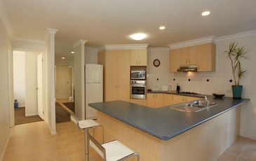 10 Castle Court, Beaconsfield