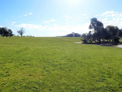 225 Hall Lane, Seymour