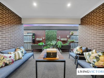 8 Hilderbrand Avenue, Williams Landing