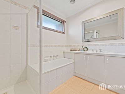 17 Francine Court, Narre Warren