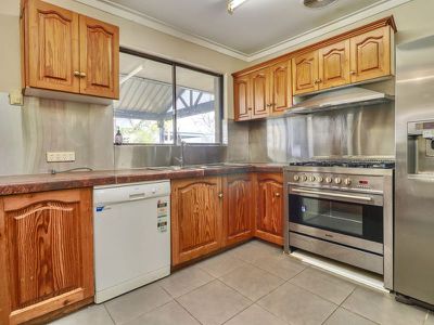 36 Clovelly Way , Warnbro