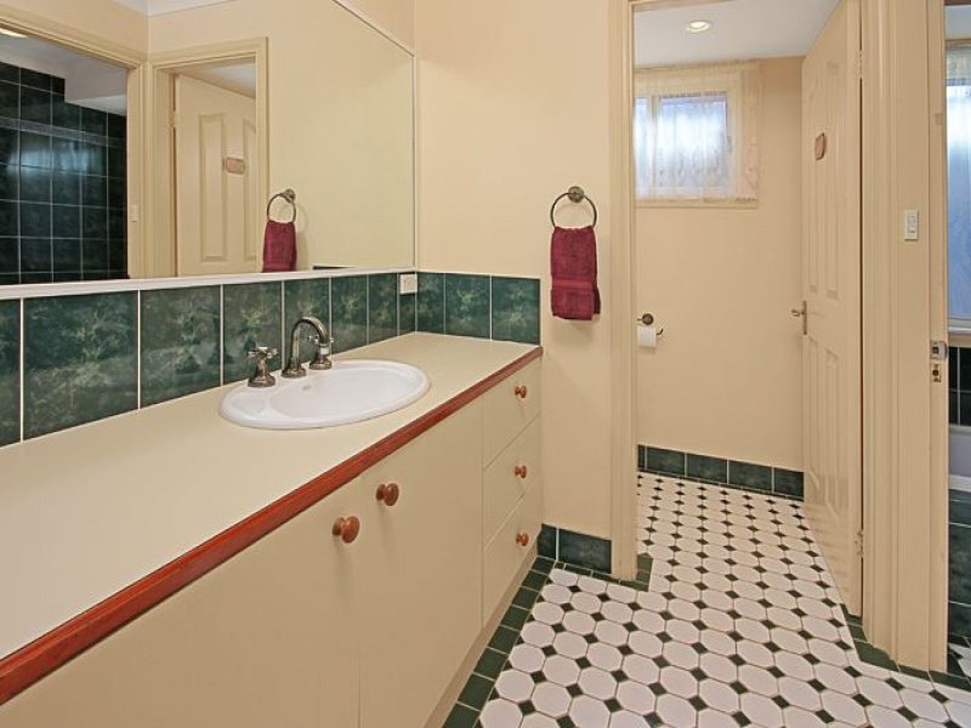 202 Matron Porter Drive, Mollymook