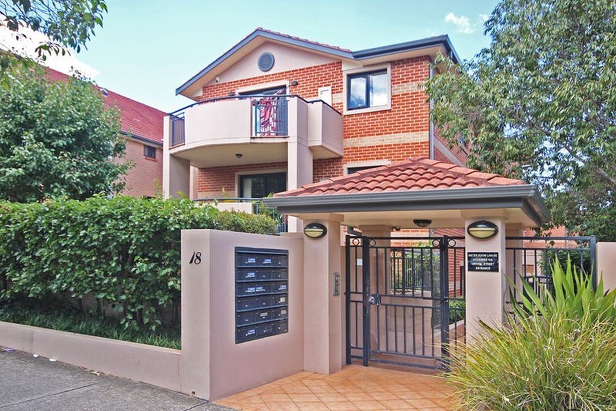 11 / 18 Eastbourne Road, Homebush West