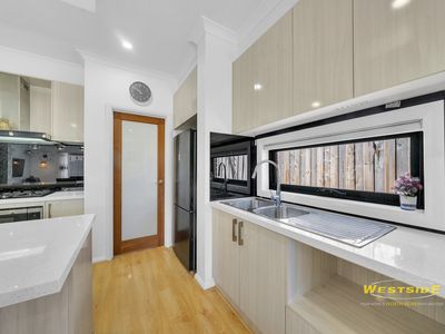 25 Cascade  Drive, Aintree