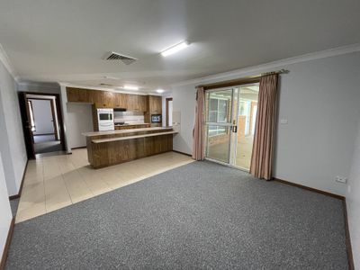 25 Keane Avenue, Dubbo