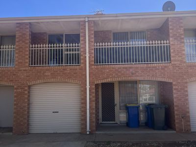 4 / 512 Hannan Street, Kalgoorlie