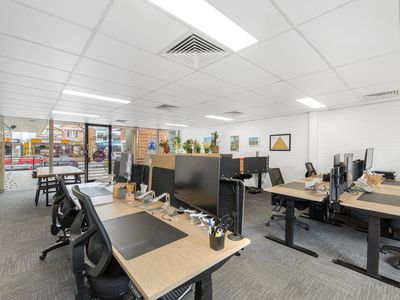 1 / 426 Logan Road, Stones Corner