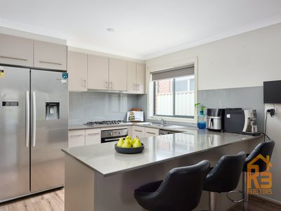 9 Warbler Street, Pakenham