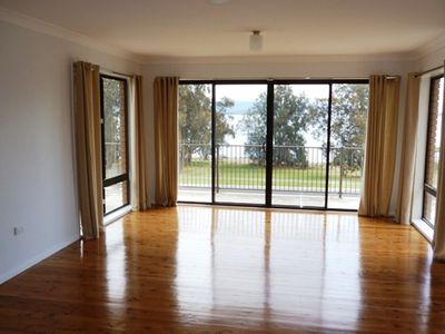 221 Reddall Parade, Mount Warrigal