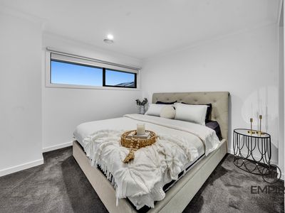 45 Stonefox Circuit, Clyde North