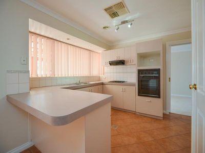 22 Cavalier Crescent, Boulder