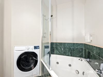 303 / 2801-2833 Gold Coast Highway, Surfers Paradise