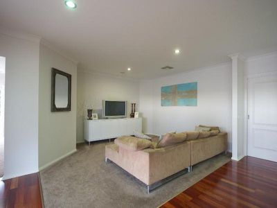 10 PAPERBARK COURT, Thurgoona