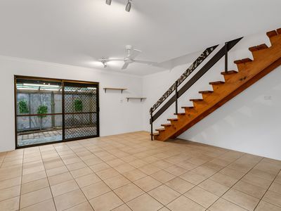 8 / 49 English Street, Manunda