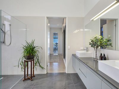 96 Duporth Avenue, Maroochydore
