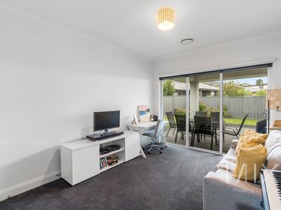 11 Dowding Crescent, New Town