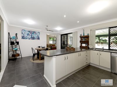 6 Eric Drive, Blackstone