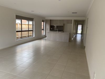 10 Dodson Drive, Point Cook
