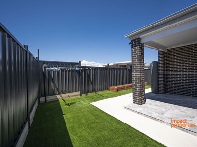 89 Keith Bain Crest, Whitlam