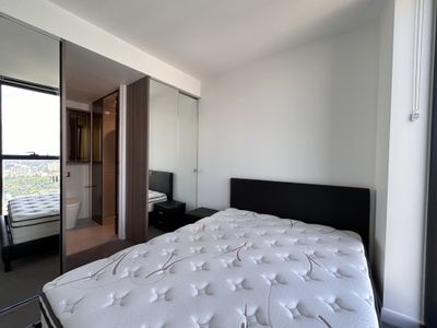 3215 / 160 Victoria Street, Carlton