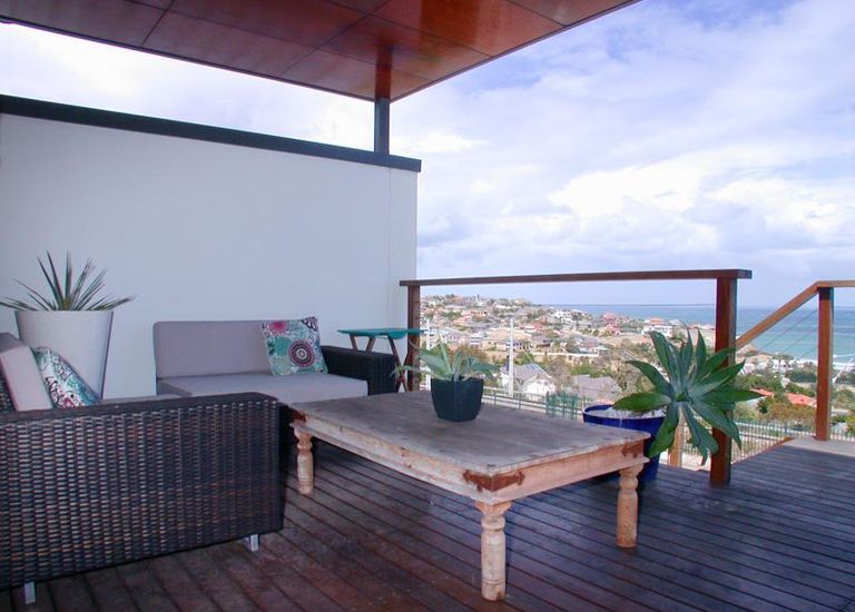 8 Columbia Crescent, Hallett Cove