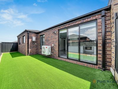 8 Crozier Road, Beveridge