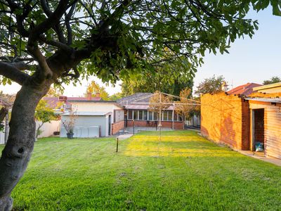 369 KENILWORTH STREET, East Albury